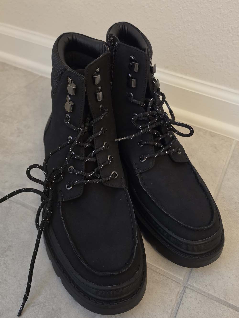 Steve Madden Black Moc-Toe Lace-Up Boots